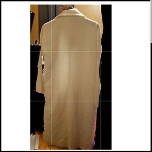 Elegant   Trench white coat .